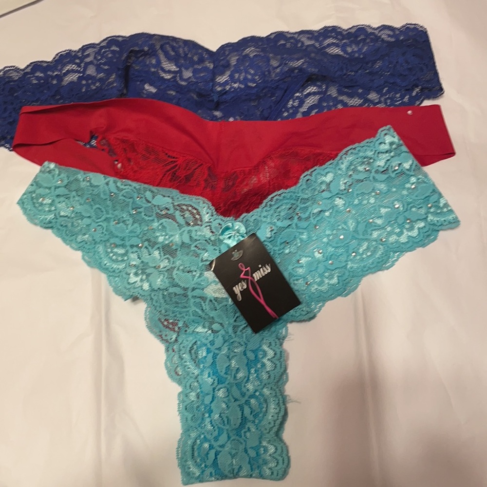 NWT & NWOT All 3 Thongs Are Large Were Packed Away